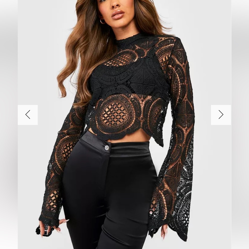 BOOHOO BLACK TURTLENECK CROCHET LACE CROP TOP. SIZE 6